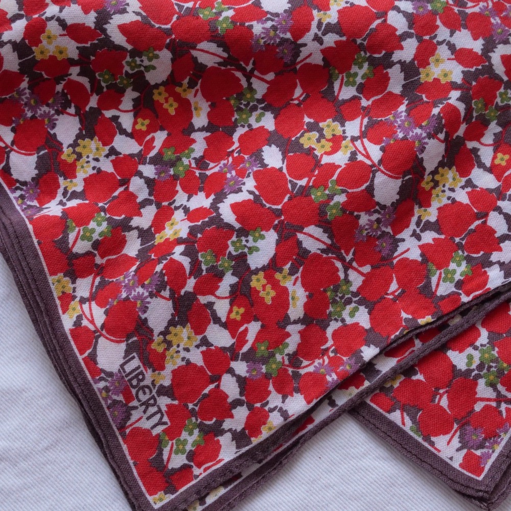 Lovely vintage Liberty floral print cotton handkerchief scarf - Picture 6 of 6